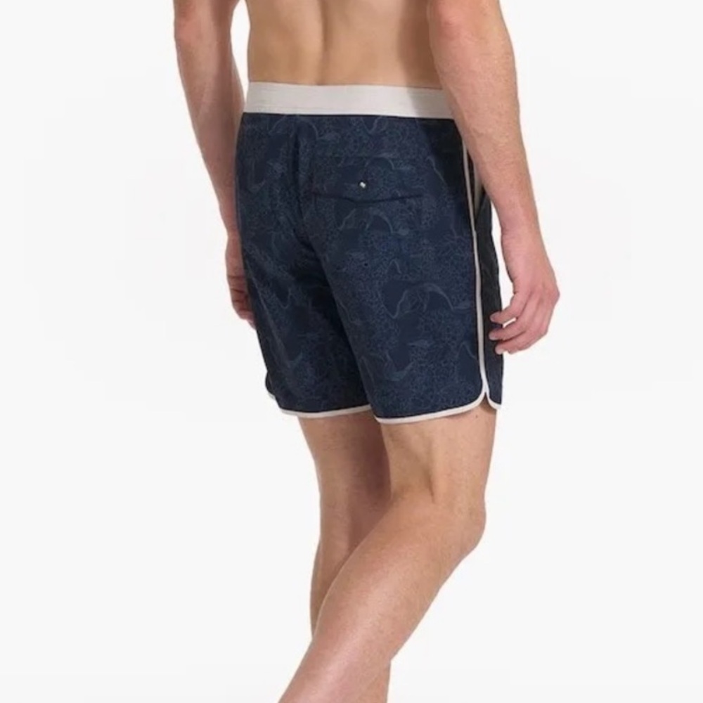 Vuori Cruise Boardshorts Ink Hydrangea Size 30 Summer Beach Vacation Men’s Short - Picture 9 of 16
